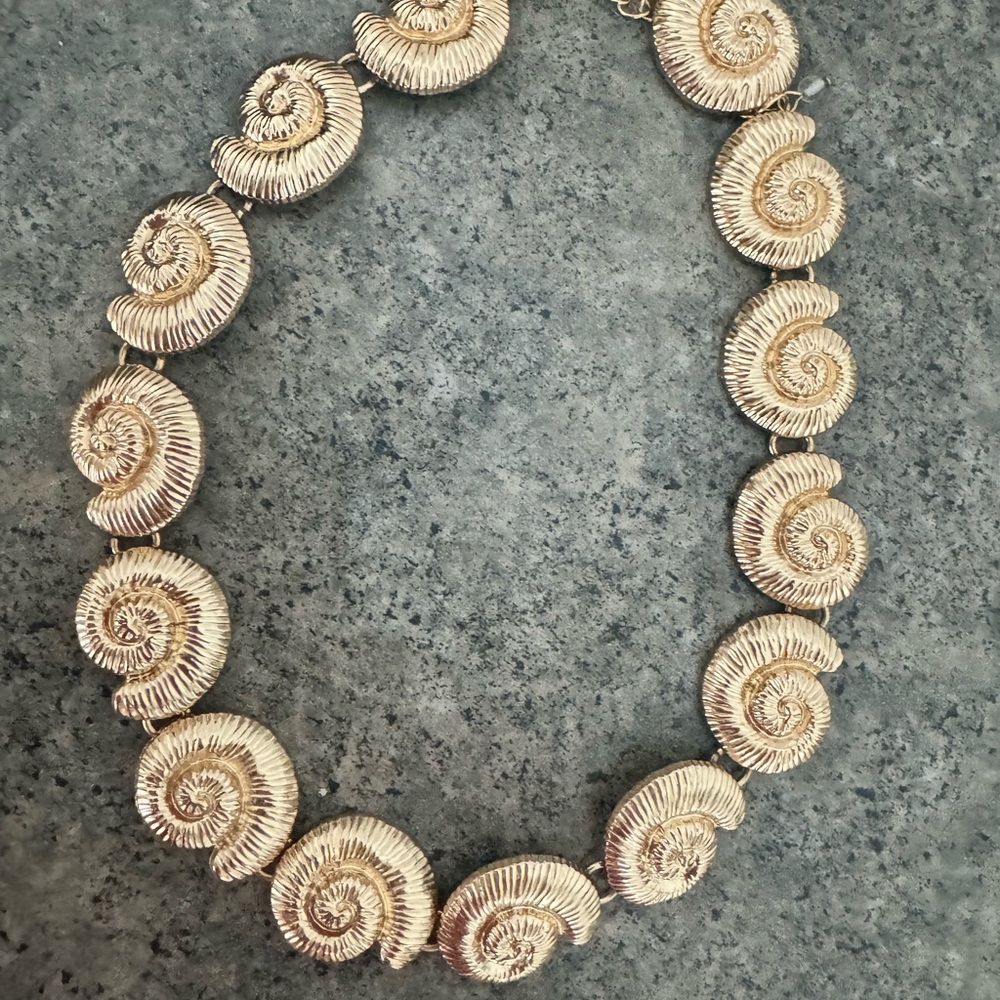 Elegant Gold Spiral Necklace